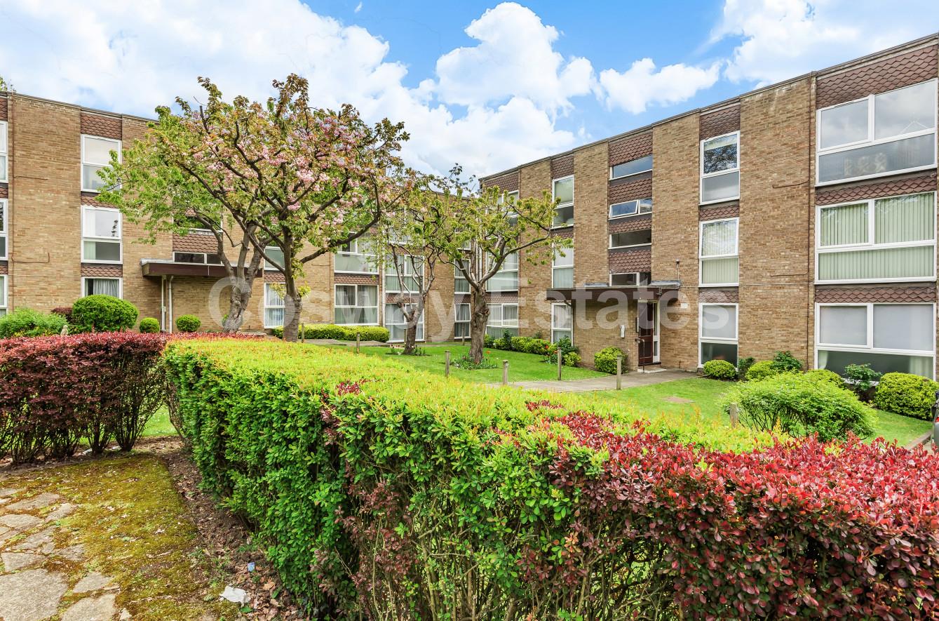 Holland Court, Mill Hill